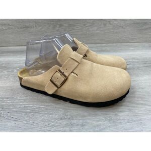 Birkenstock Women's Slippers in Beige Suede
